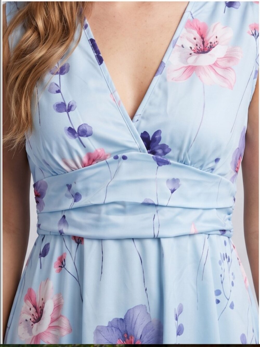 LAST ONE 🔥 Light Blue Floral V-Neck Cinch-Waist Midi Dress - Picture 2 of 6